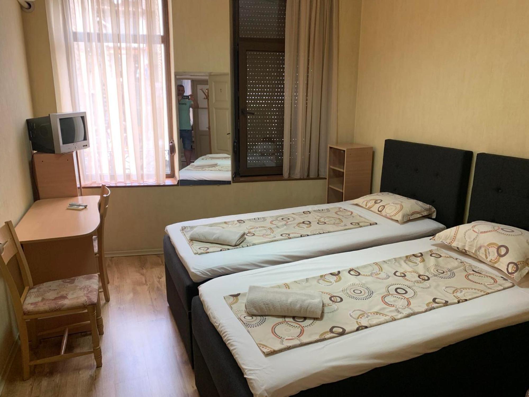 Hotel Stambolov Veliko Tărnovo Esterno foto